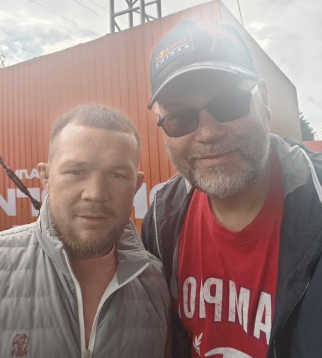 Петр Ян снова чемпион UFC!
