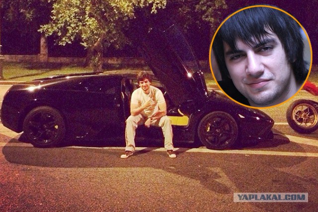 В центре Москвы Lamborghini врезалась в ЦУМ
