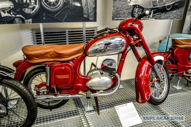 Мотоцикл JAWA (Ява)