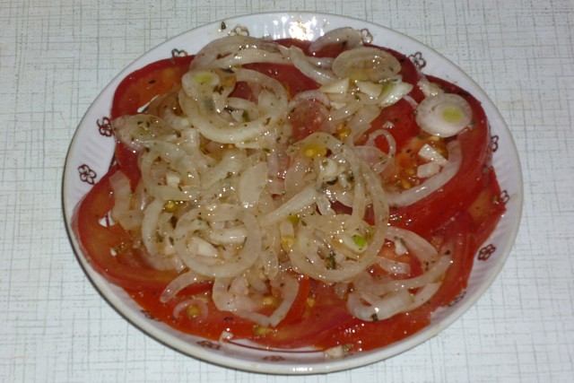 Помидоры закусочные, кисло-сладкие.