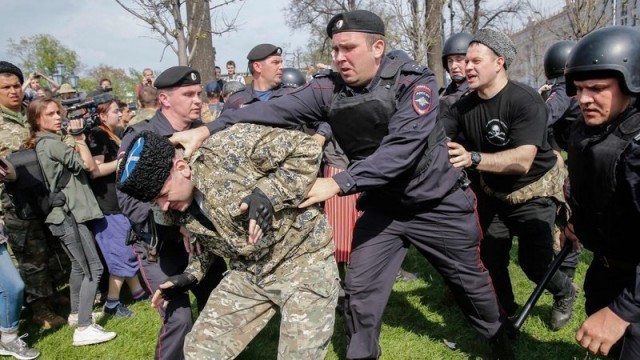 Ростовские казаки будут сообщать полиции о целующихся мужчинах во время ЧМ-2018
