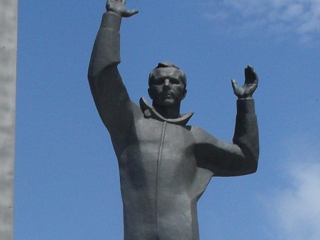 Помыли Гагарина к Дню города