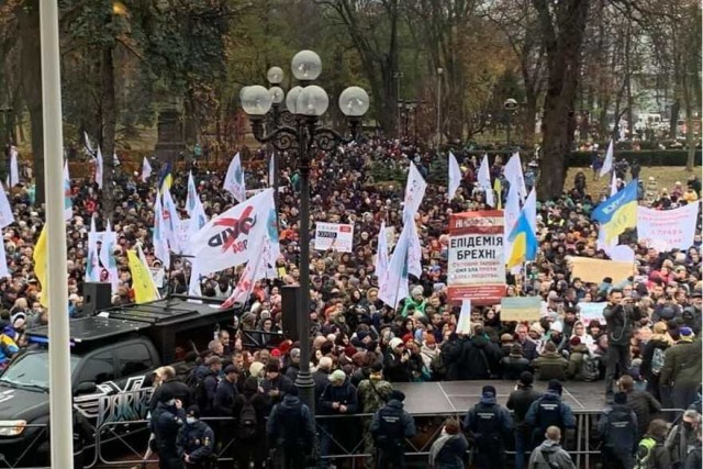 Грандиозный митинг против ковид-ограничений в Гааге