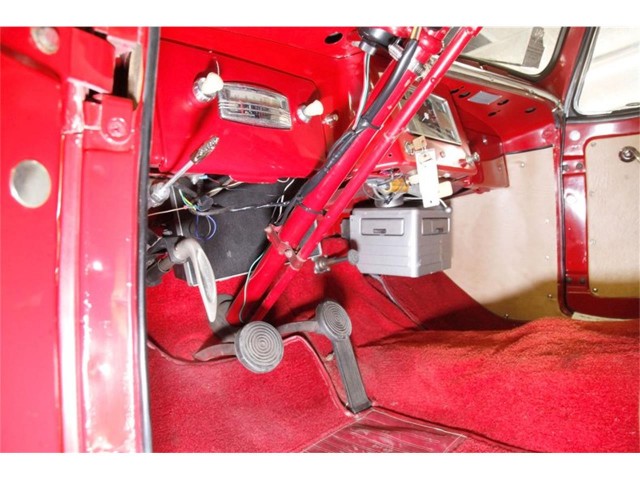 1948 Willys Jeepster. Автопятница №39.