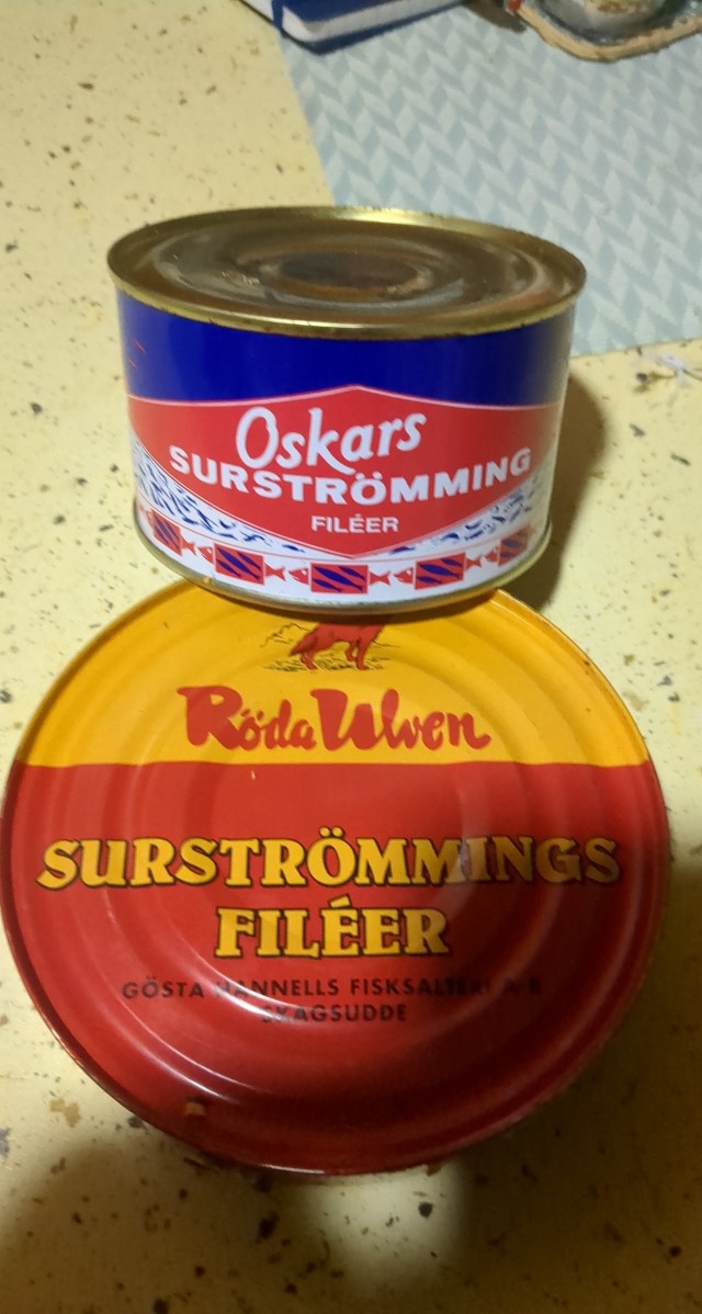 Какую банку следует открыть первой?