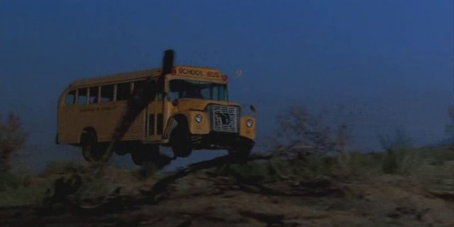 В Ростокине заметили американский школьный автобус 1998 года.