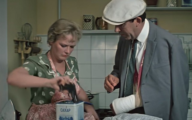 Лжёт. Они у каждой 5-й семьи были.