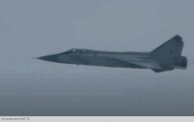 Российский МиГ-31 в режиме сверхзвуковой скорости оторвался от преследования F-22 Raptor