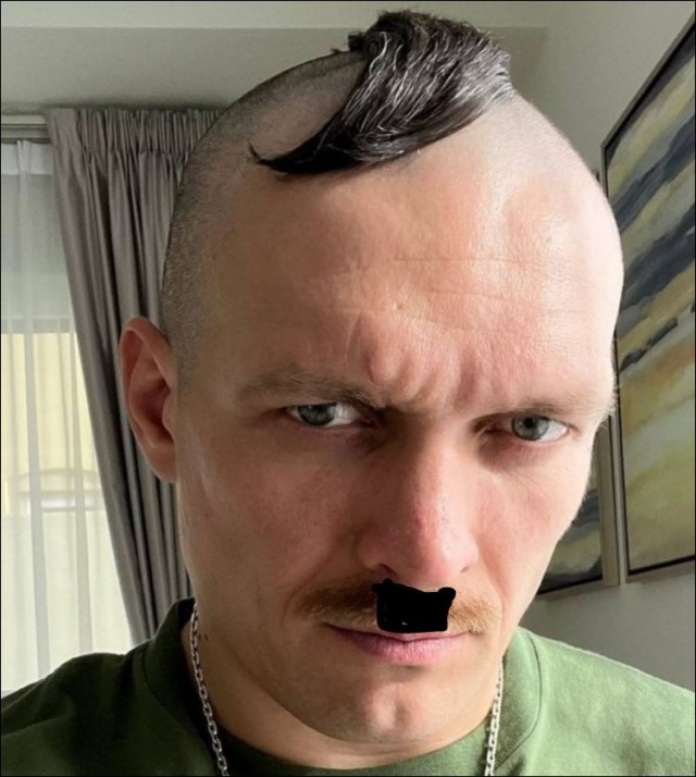 Усик с новым прикидом