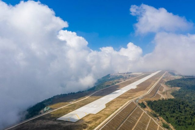 Аэропорт Ушань на высоте 1800 метров в Китае