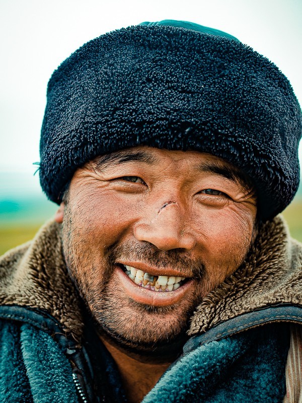 Киргизия поясняет России какую она должна вести миграционную политику .