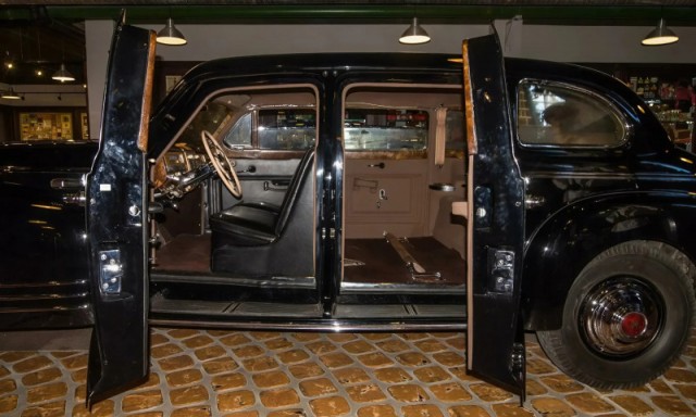 Роскошная крепость на колёсах: почему личный автомобиль Сталина считался неповторимым шедевром