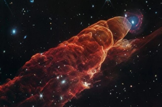 Телескоп Джеймса Уэбба показал Космический Торнадо в мельчайших деталях