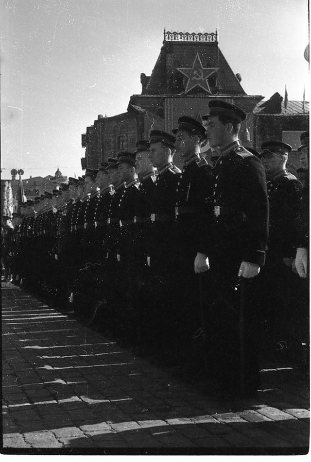 Военный парад весна 1951 года.