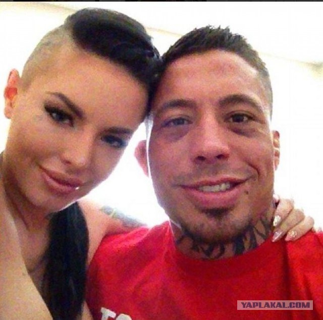 Порнозвезда после разборок с мужем - бойцом MMA