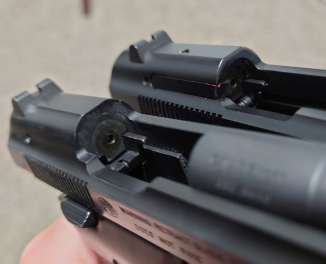 Beretta 21A - кому понадобился пистолет с заряжанием как у ружья?