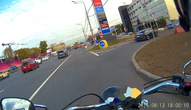 Как я заправлял мотоцикл сегодня после работы (Москва)