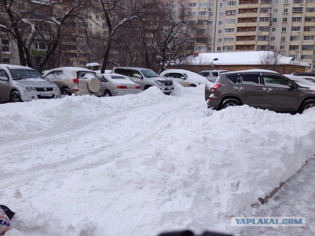 Ещё немного заваленного снегом Хабаровска