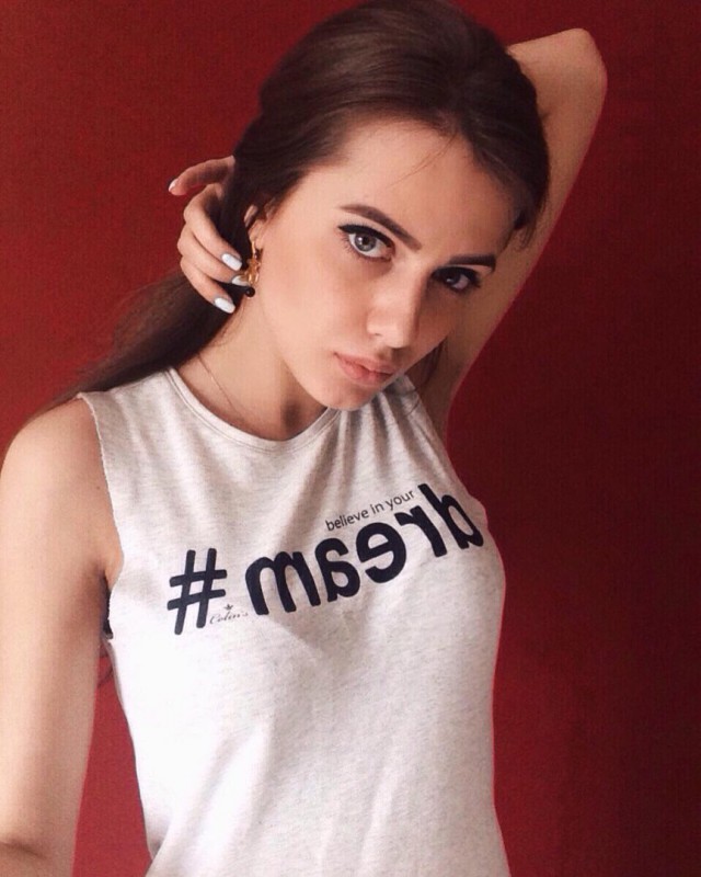 Приятные девушки из сети
