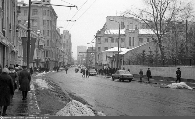 Арбат. Просто Арбат. Тот ещё, старый