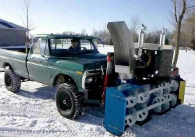А как вы убираете снег?