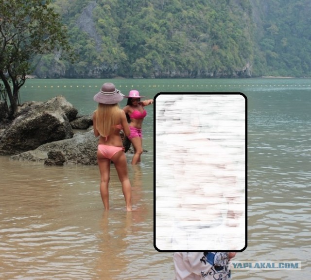 Фотография с поездки во Францию в семейный альбом!