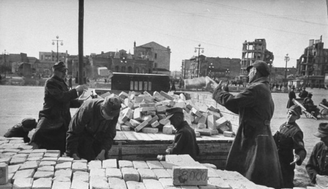 29 ноября 1941 года на эшафот в подмосковной деревне Петрищево ступила Зоя Космодемьянская