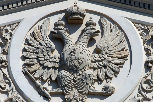 Комитет ГД одобрил штрафы за "затирание" крестов на изображениях