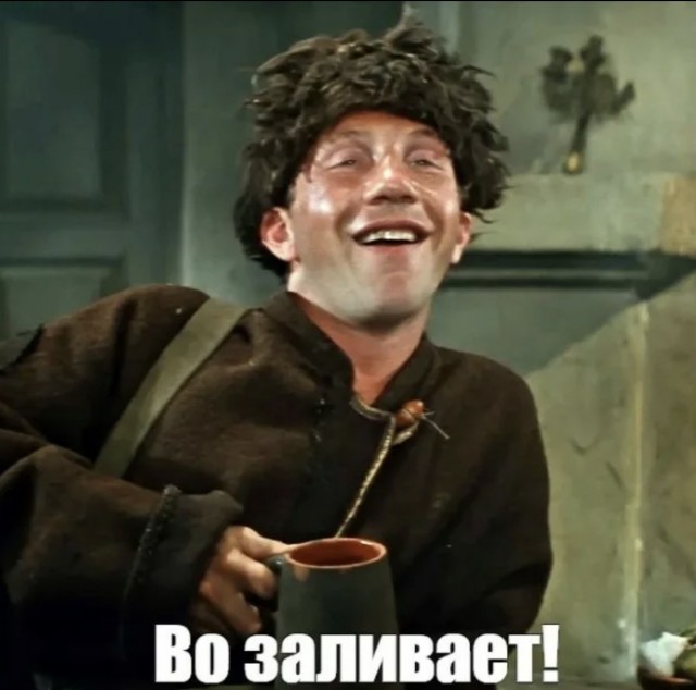 На трассе М-11 Москва — Санкт-Петербург водители стоят в многочасовых очередях на заправках