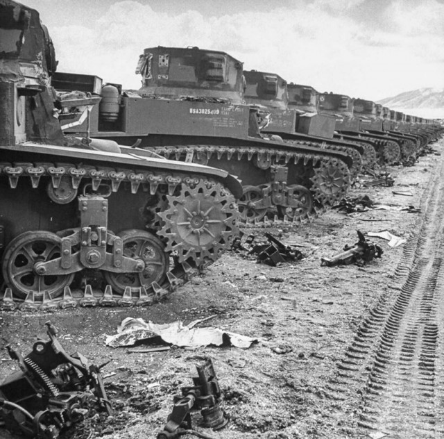 14 фото с кладбищ боевой техники, которая осталась после войны: что с ней стало