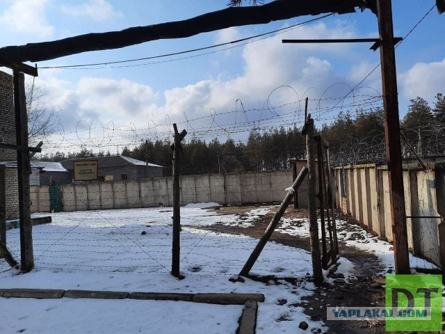 Нечеловеческие условия: корреспондент «Звезды» показал «концлагерь» нацбата «Айдар»