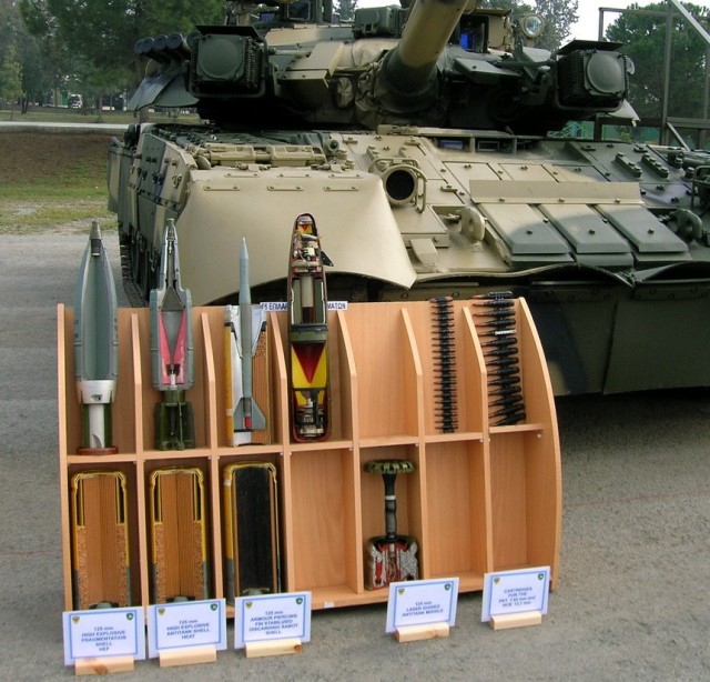 Почему у Т-72 сносит башню.