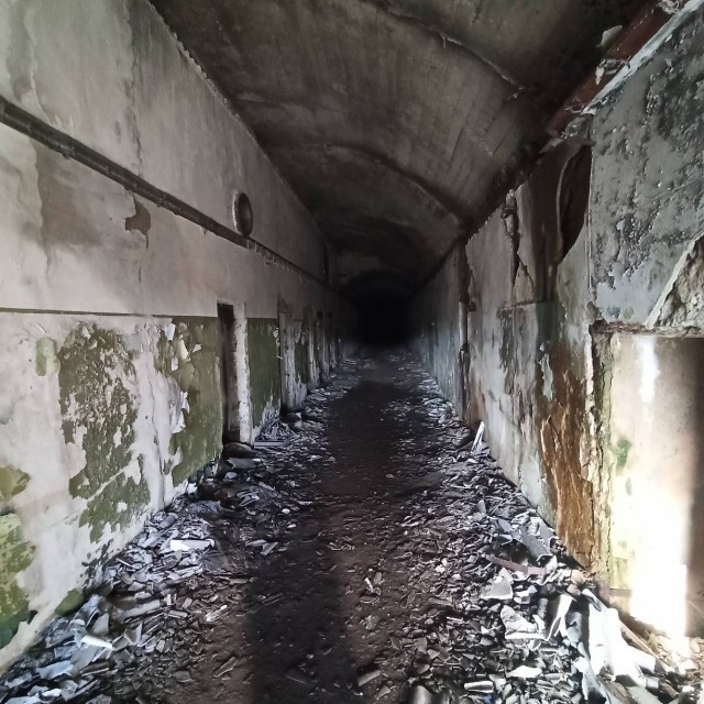 Брошенное хранилище боеголовок КР 55-й отдельной бригады ракетных катеров
