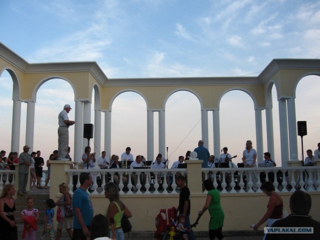 Негламурный курорт Крыма