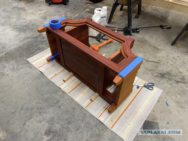 Сундучок-скамейка из Африканского падука