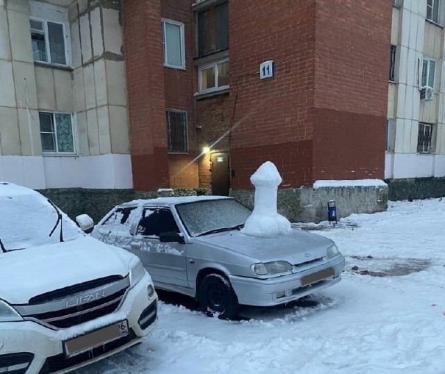В Калужской области в школах проведут беседы с детьми из-за снежного пениса в Малоярославце