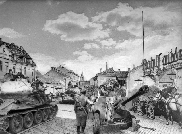 Фотограф Евгений Халдей