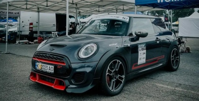 300-сильный Миникупер