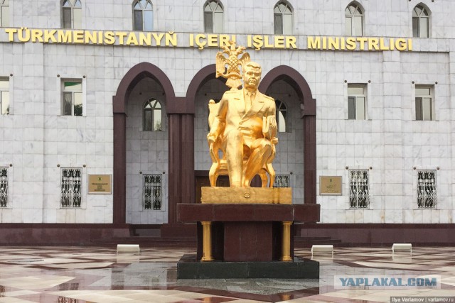 У Туркменистана заканчивается еда и деньги?