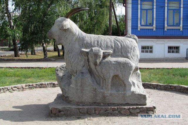 Скульптуры из городов по всему миру, которые доказывают: главное воображение!