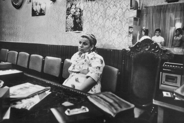 Цитадель угрюмого соития: фото иранского квартала красных фонарей до исламской революции