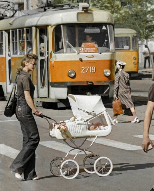 Не плачь. Это ностальгия в глаз попала