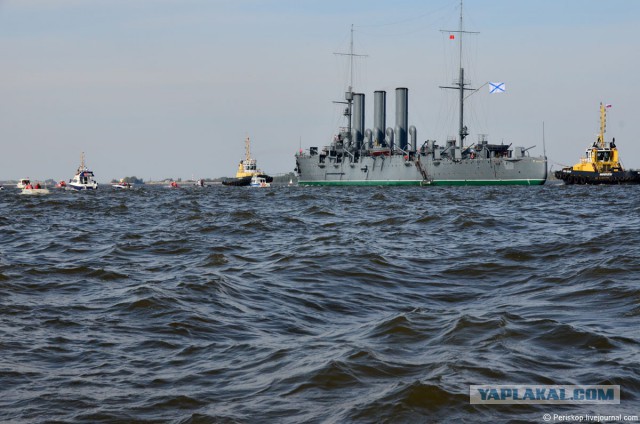 Вывод крейсера "Аврора" на ремонт
