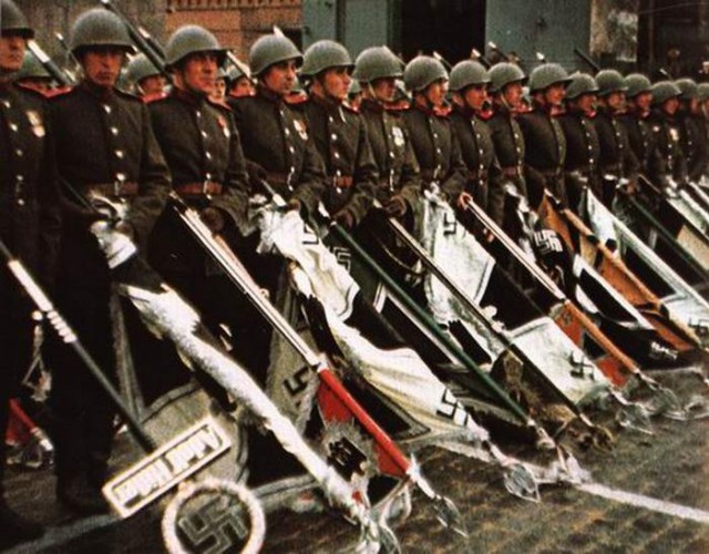 10 фотографий о месте свастики в европейском обществе до того, как ее присвоил Гитлер