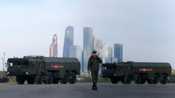 Запад надеется увидеть на Параде Победы ракету-нарушительницу