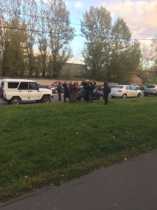 В Петербурге вторые сутки стоит машина, в которой находятся собаки и кошки