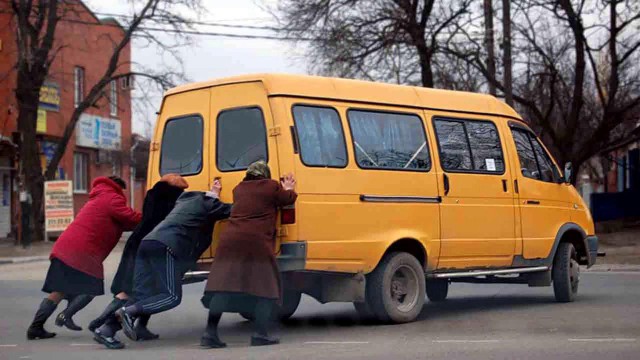 Как я ночью на трассе автобус толкал