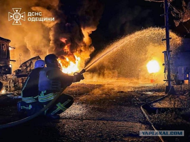 Российские БПЛА сегодня ночью нанесли массированный удар по целям в порту Измаил на Дунае