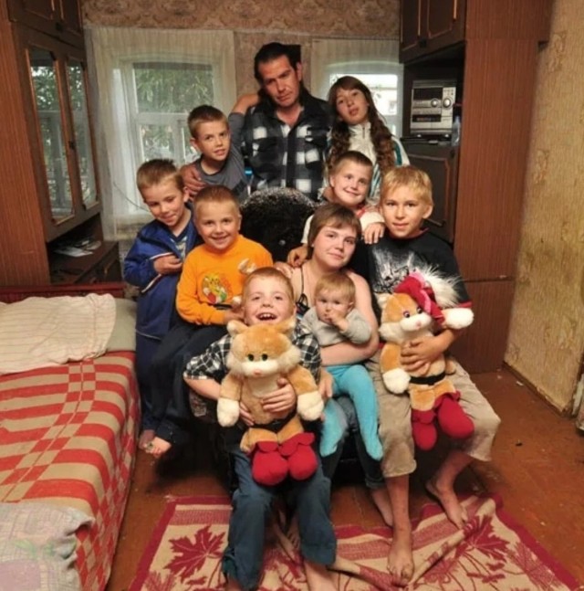 5 детей, 1 муж и... коморка? Это издевательство