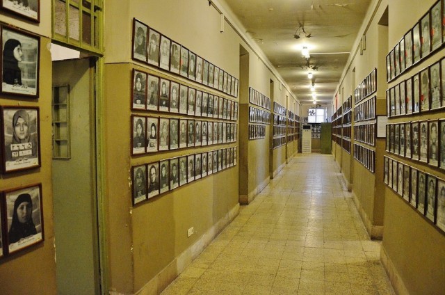Прогулка по страшной иранской тюрьме, превращенной в музей
